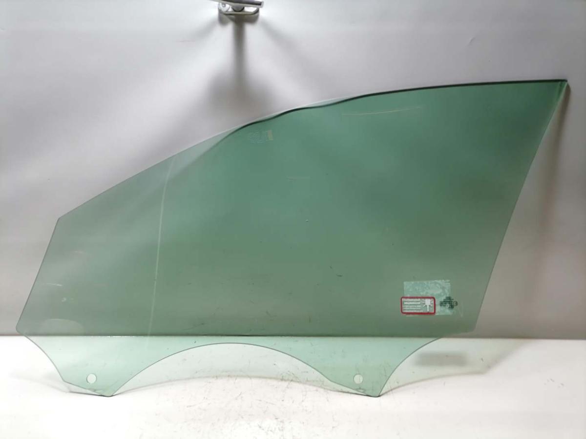 Audi A4 8K B8 original T&uuml;rscheibe vorn rechts Bj.2010